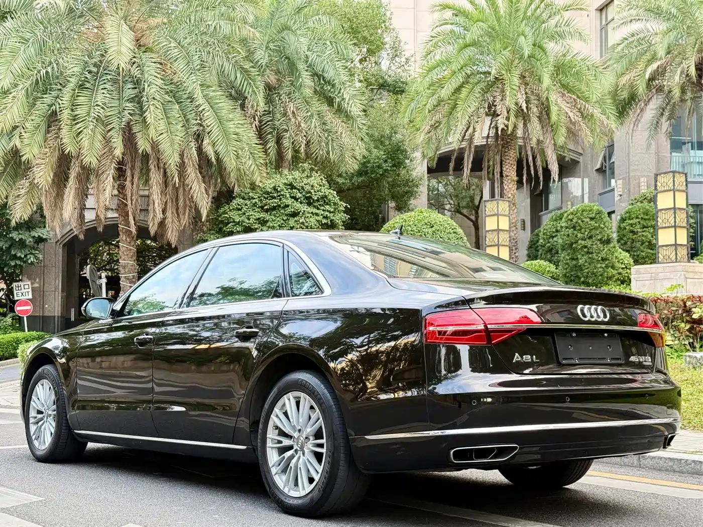 Audi A8 2014 A8L 45 TFSI quattro Comfort фото 7