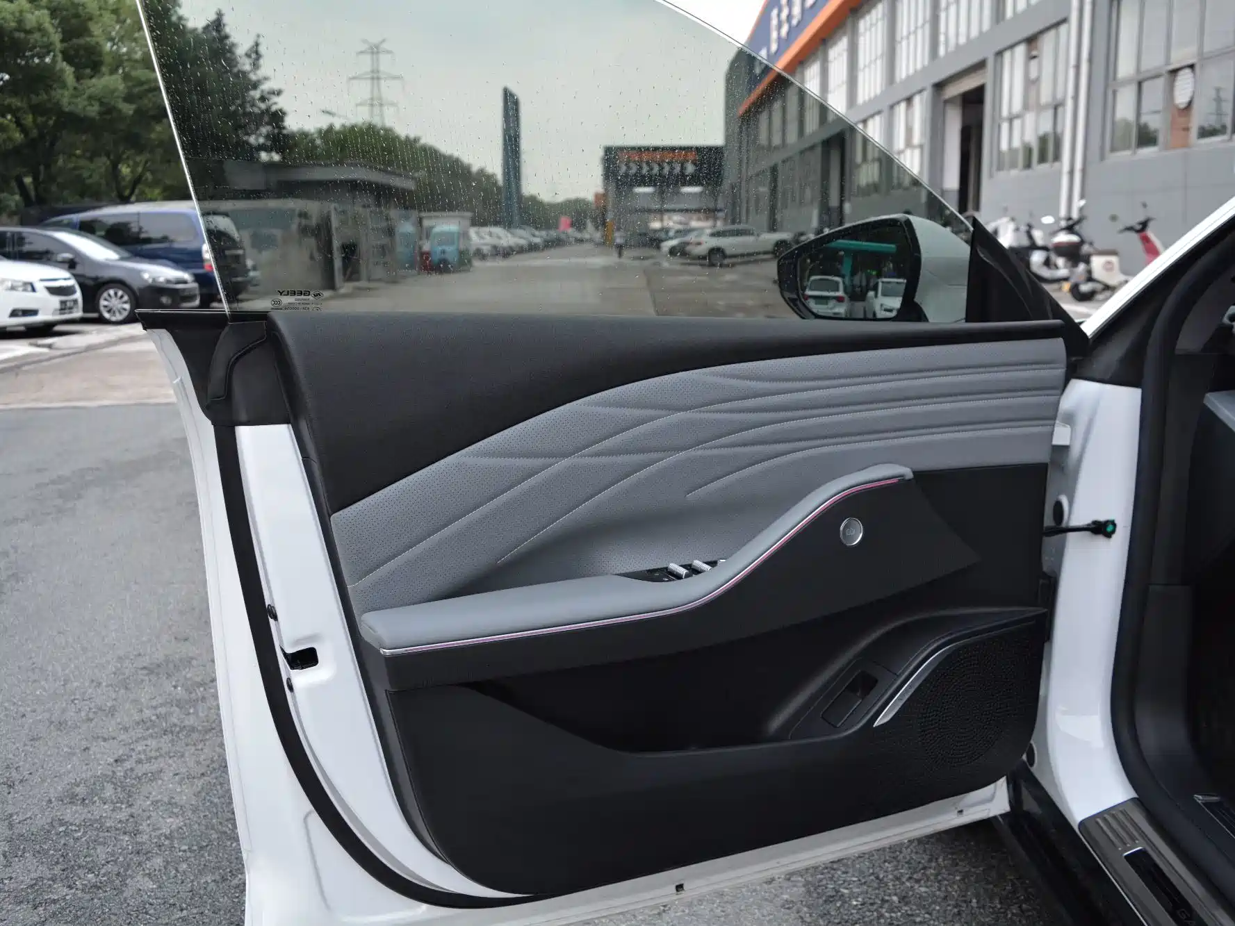 Фото 8 - Geely Galaxy Galaxy E8