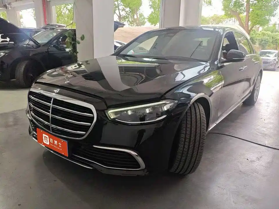 صورة 1 - Mercedes-Benz S-Class