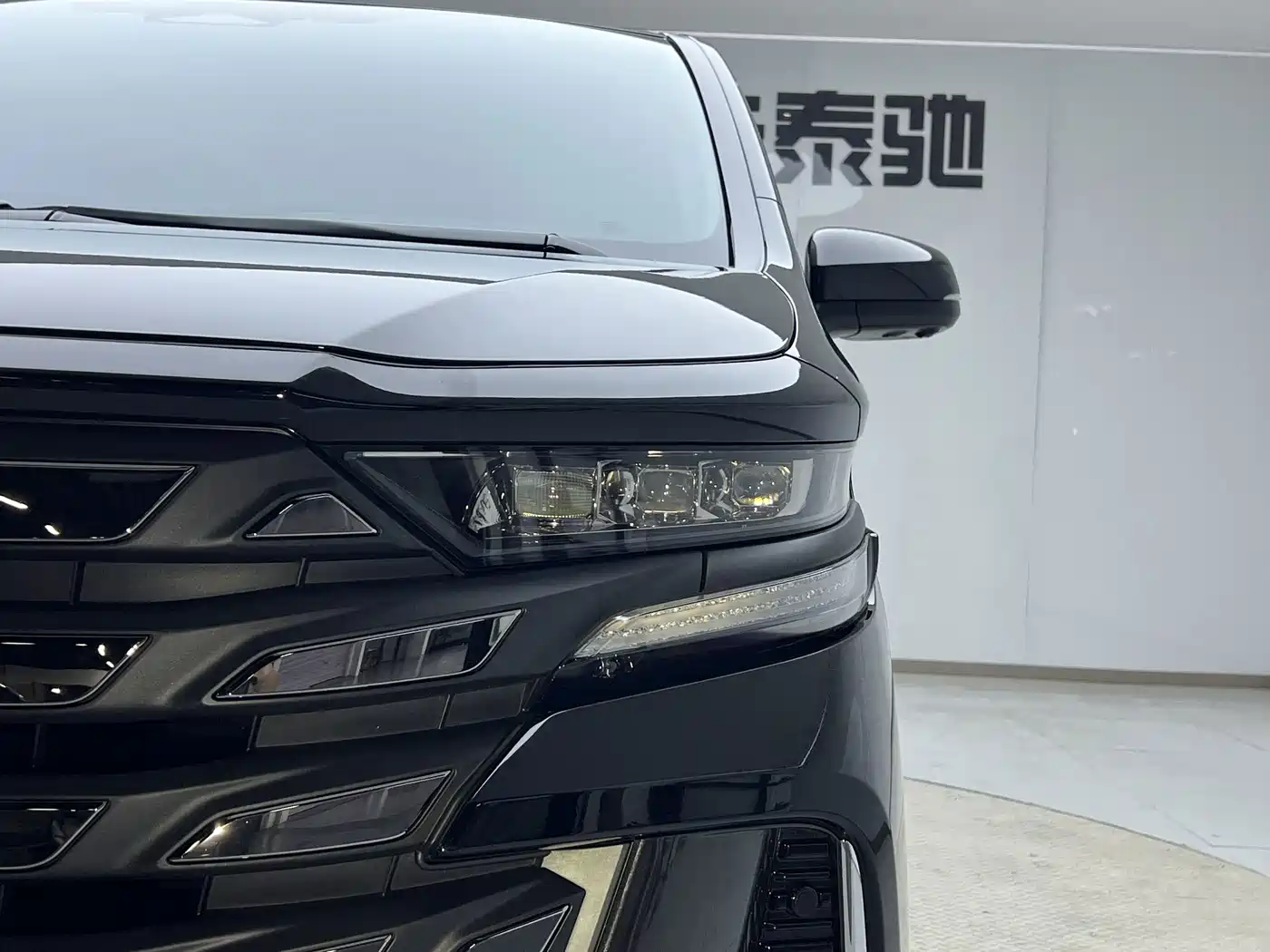 Toyota Vellfire 2024 2024 Crown Hybrid 2.5L Executive Premium Edition