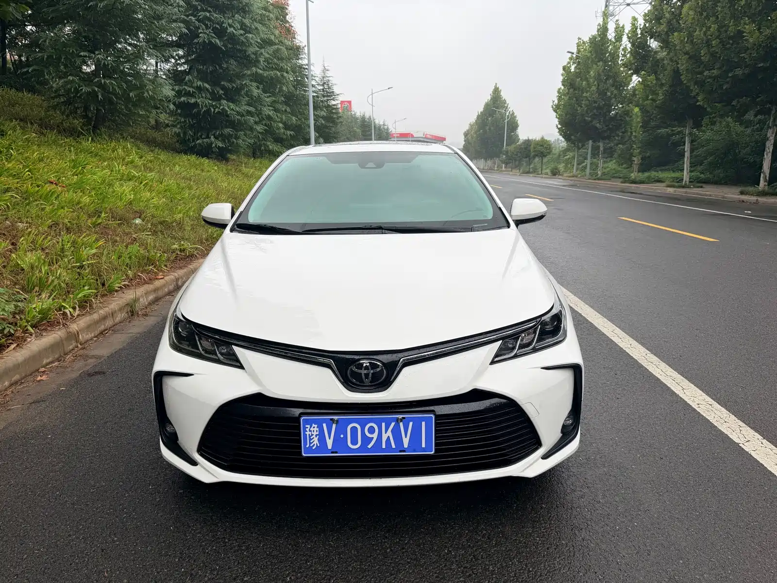 Photo 2 - Toyota Corolla