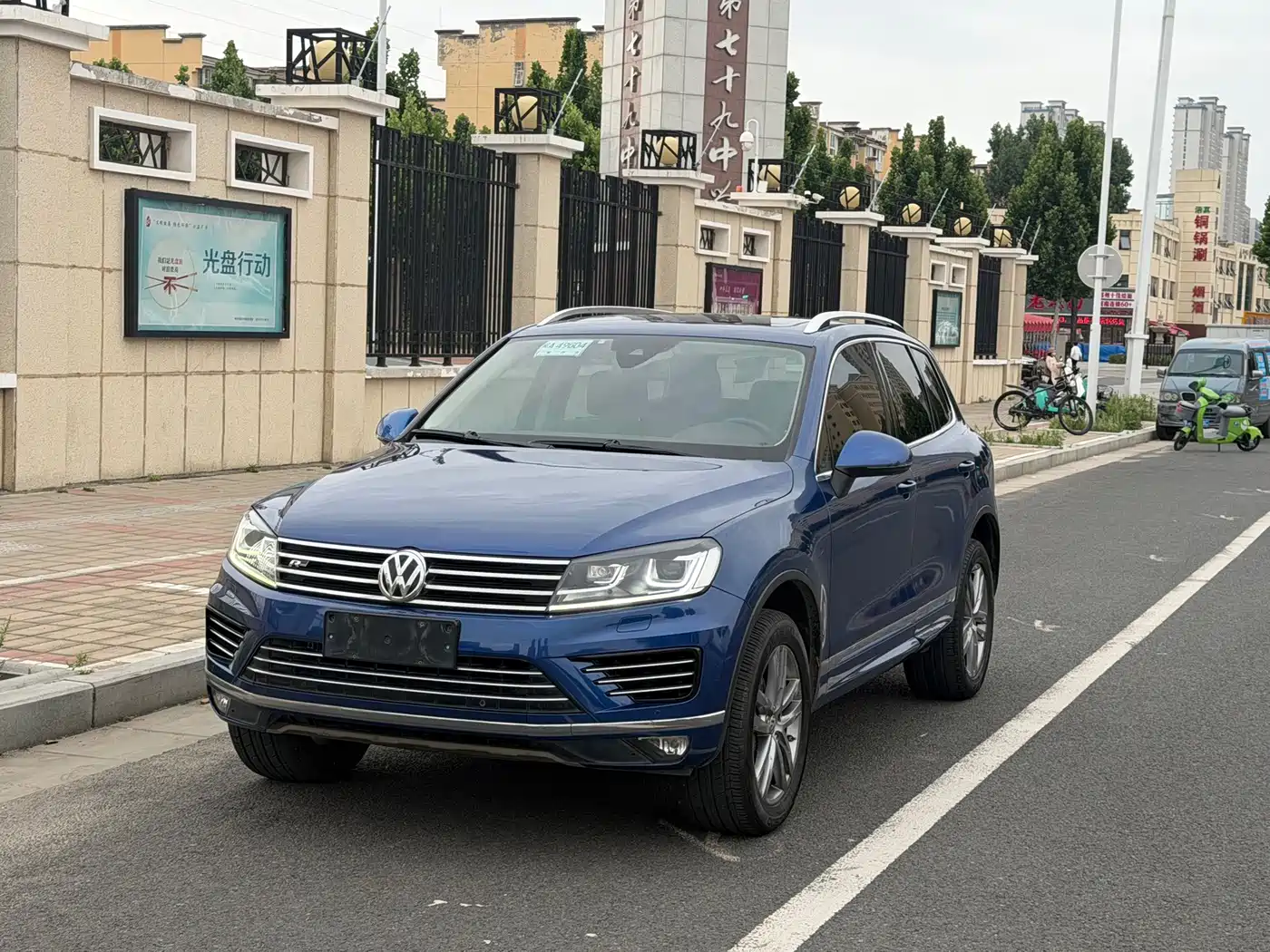 Фото 1 - Volkswagen Touareg