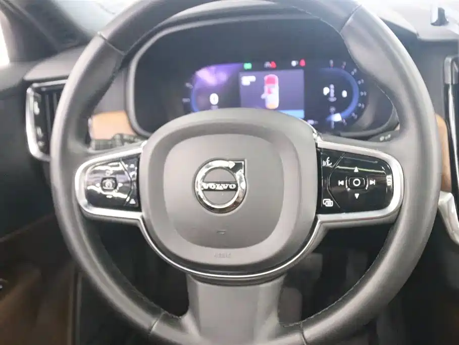 Фото 5 - Volvo S90