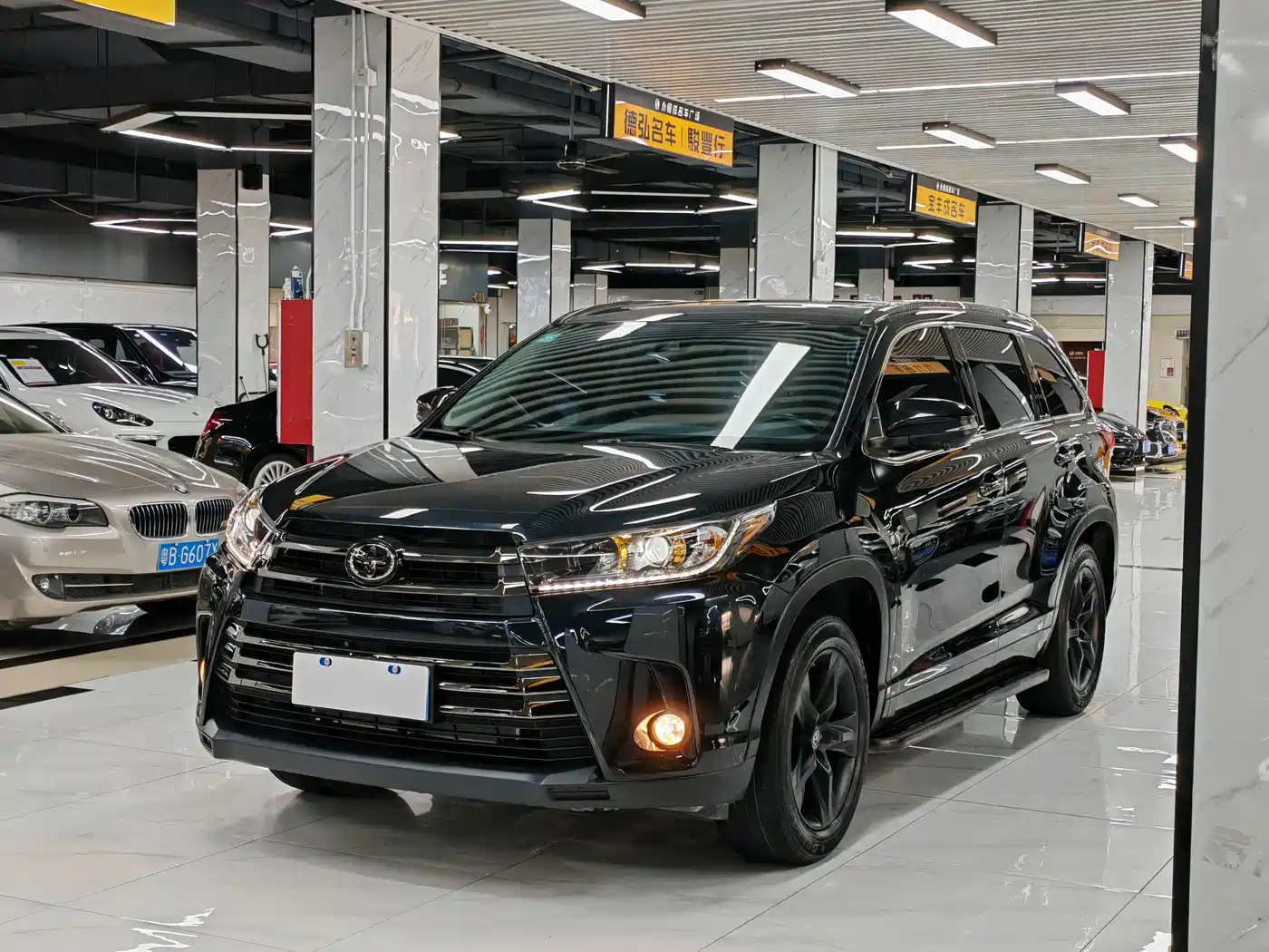 Toyota Highlander 2018 Model 2.0T 4WD Knight Edition 7-Seater China VI