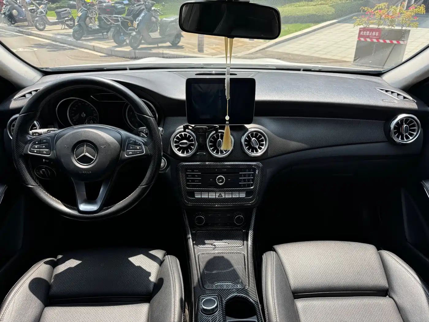 Mercedes-Benz GLA 2017 GLA 200 Dynamic фото 8
