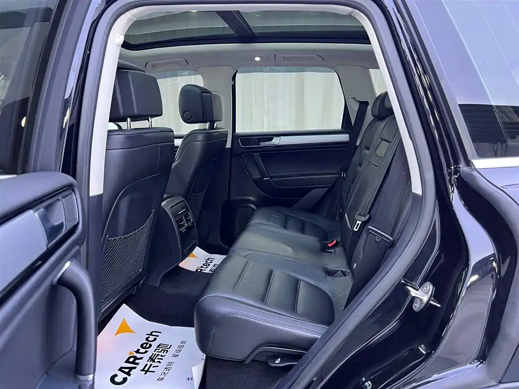 Volkswagen Touareg 2017 3.0TSI Explorer Edition фото 8