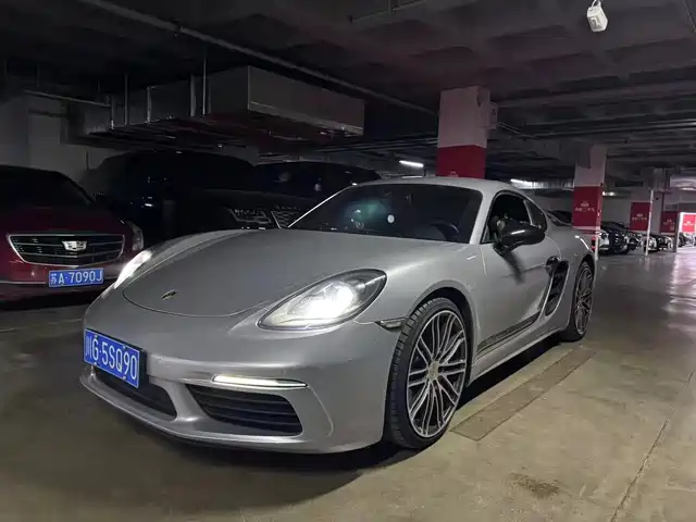 PORSCHE 718