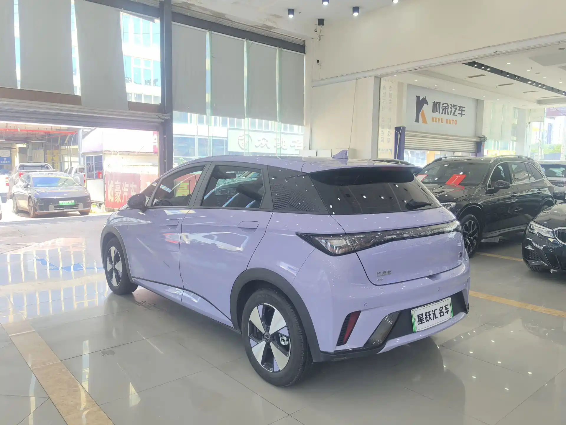 Фото 21 - BYD Dolphin