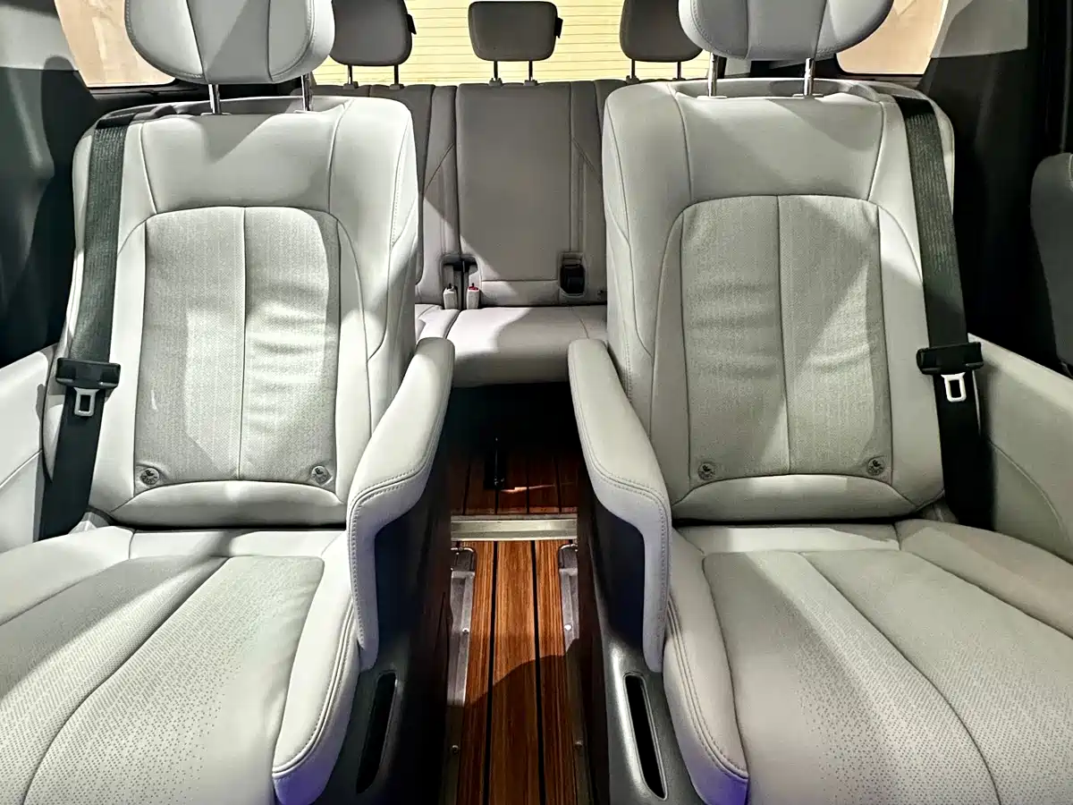 Buick GL8 2025 Land Honor Premium Edition фото 13