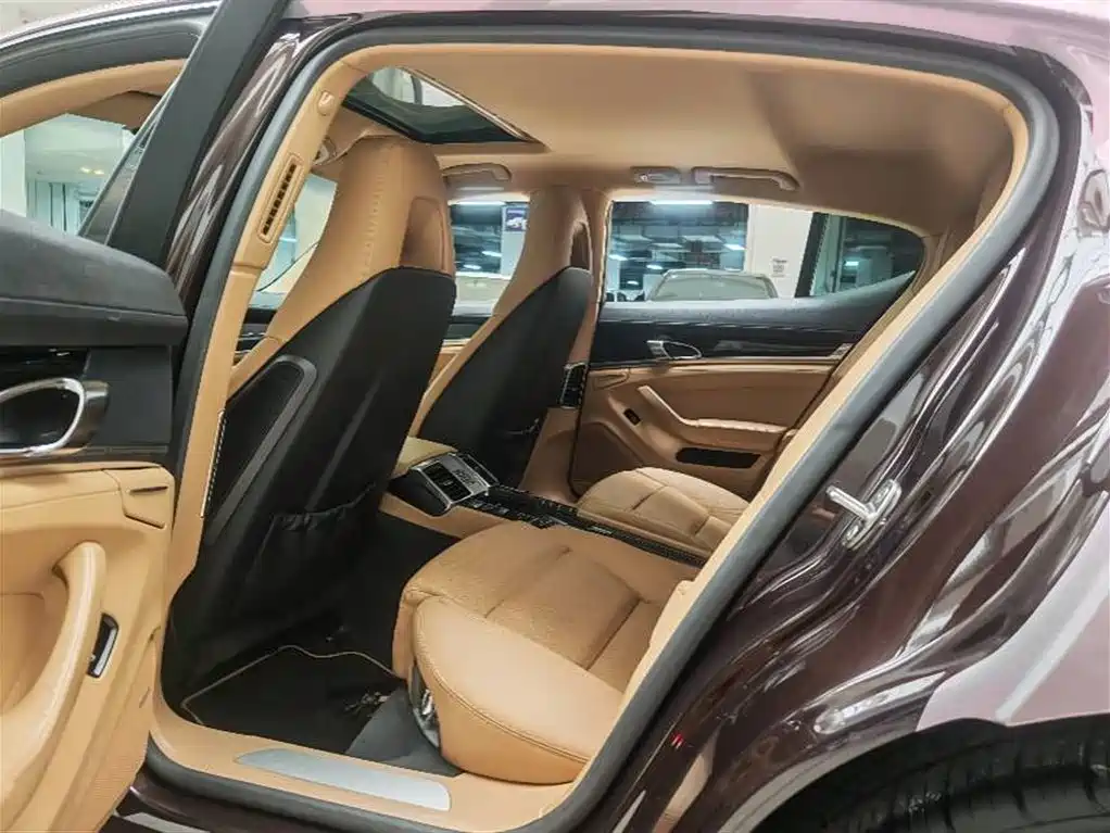 Porsche Panamera 2013 Panamera 4 Platinum Edition 3.6L фото 6