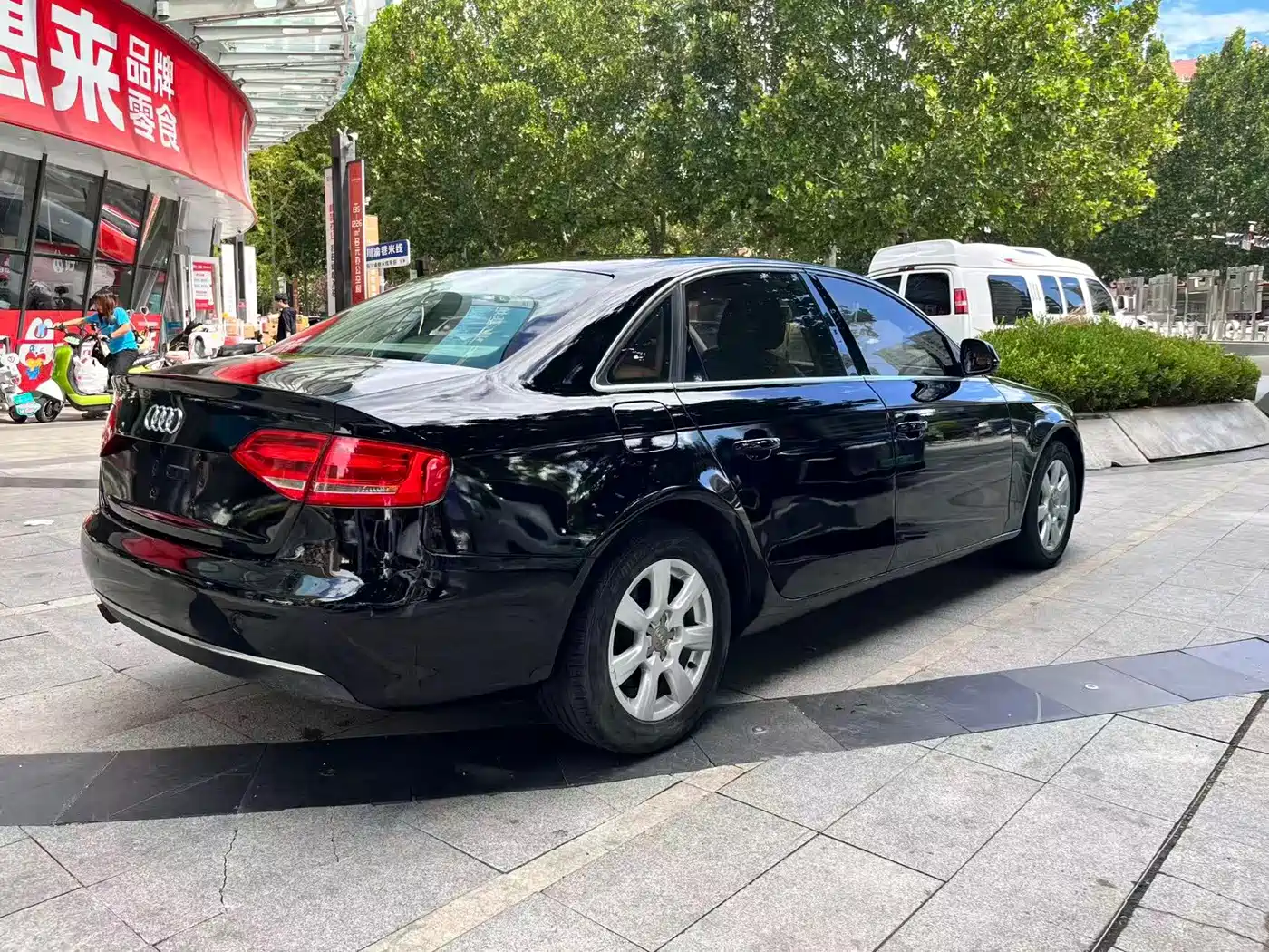 Фото 4 - Audi A4L