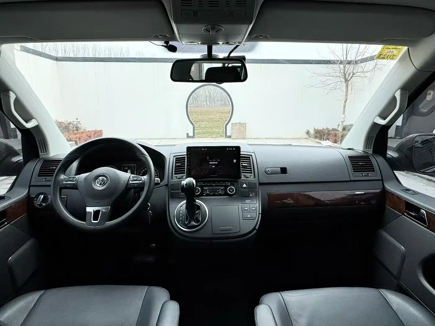 Volkswagen Multivan 2012 2.0TSI 2WD Luxury Edition фото 5