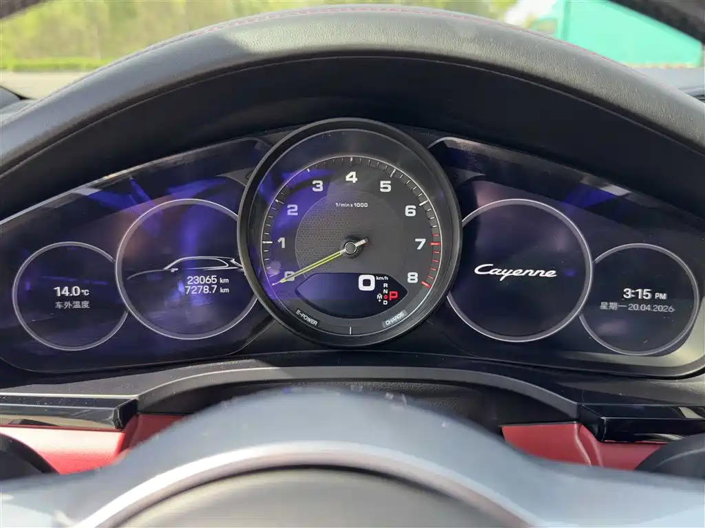 Porsche Cayenne New Energy 2023 Cayenne E-Hybrid 2.0T Platinum Edition фото 13
