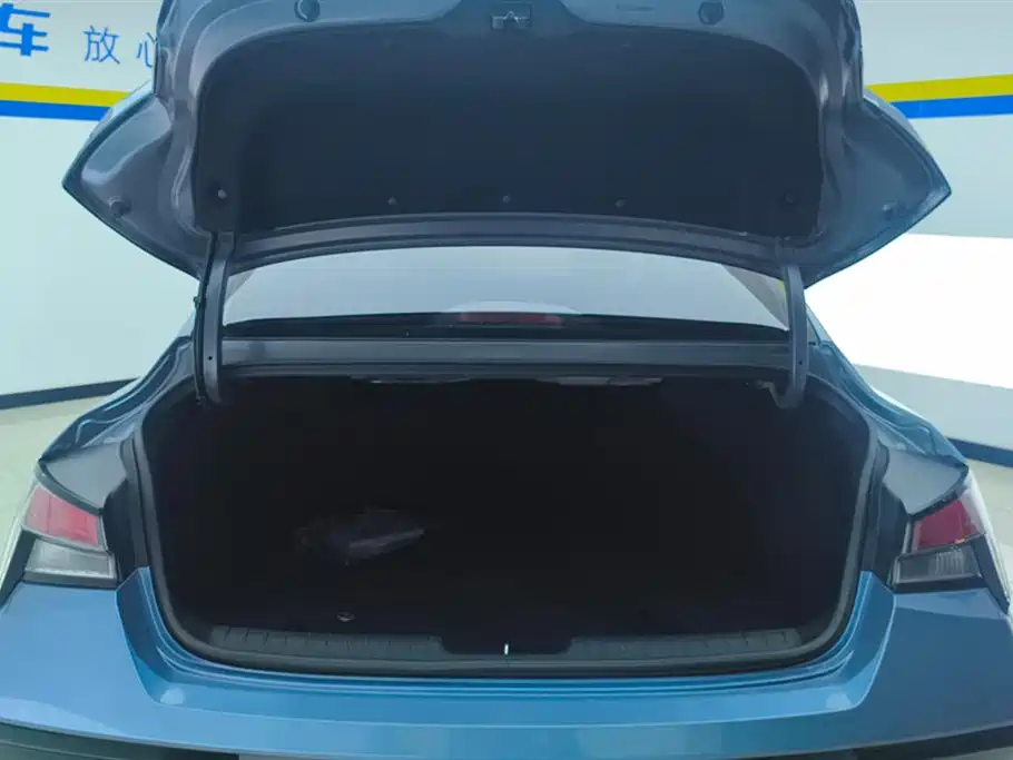 Hyundai Elantra 2023 1.5L CVT GLX Elite Edition фото 4