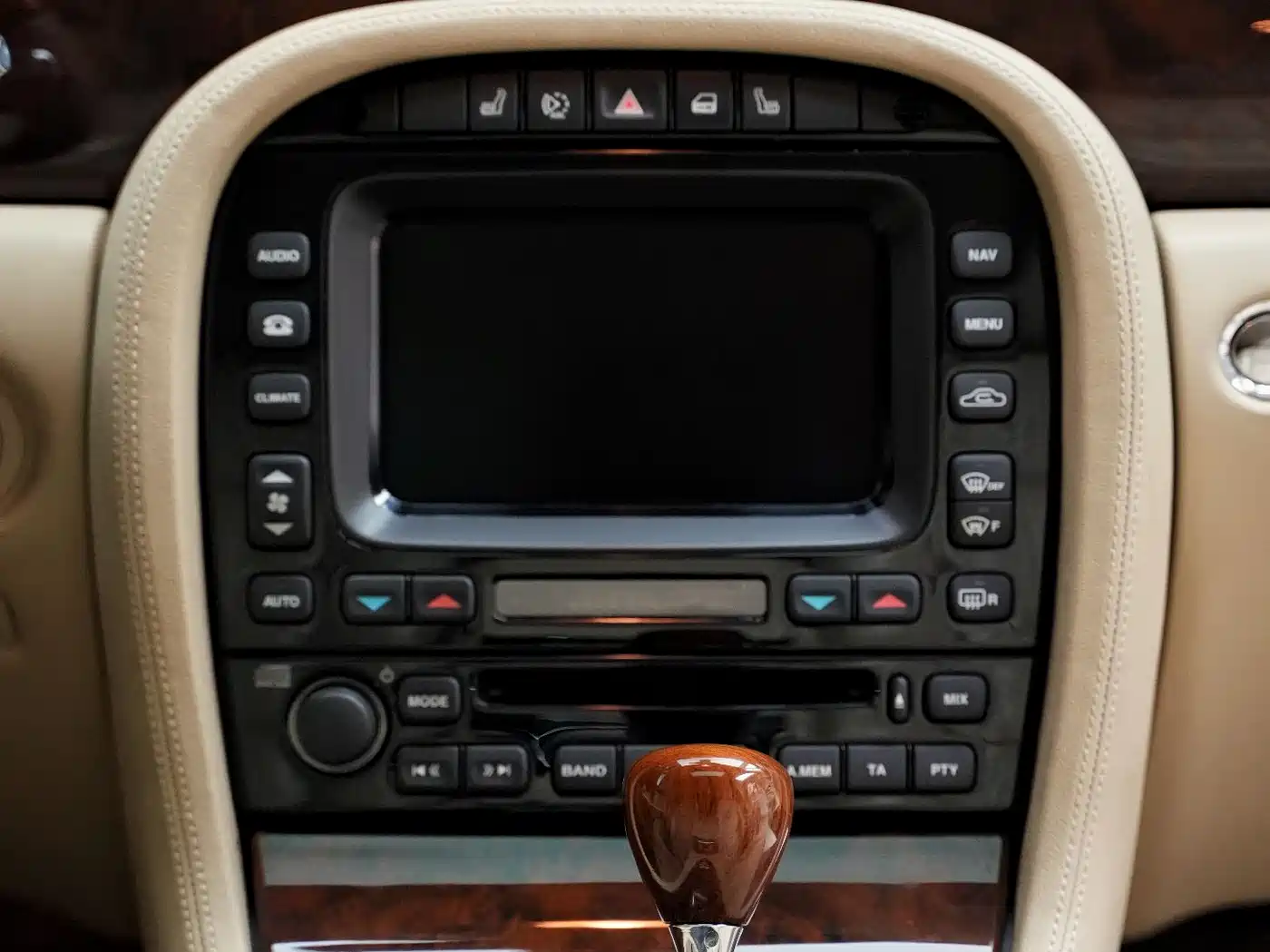 Jaguar XJ 2007 Model XJ6L 3.0 Royal Long Wheelbase фото 18
