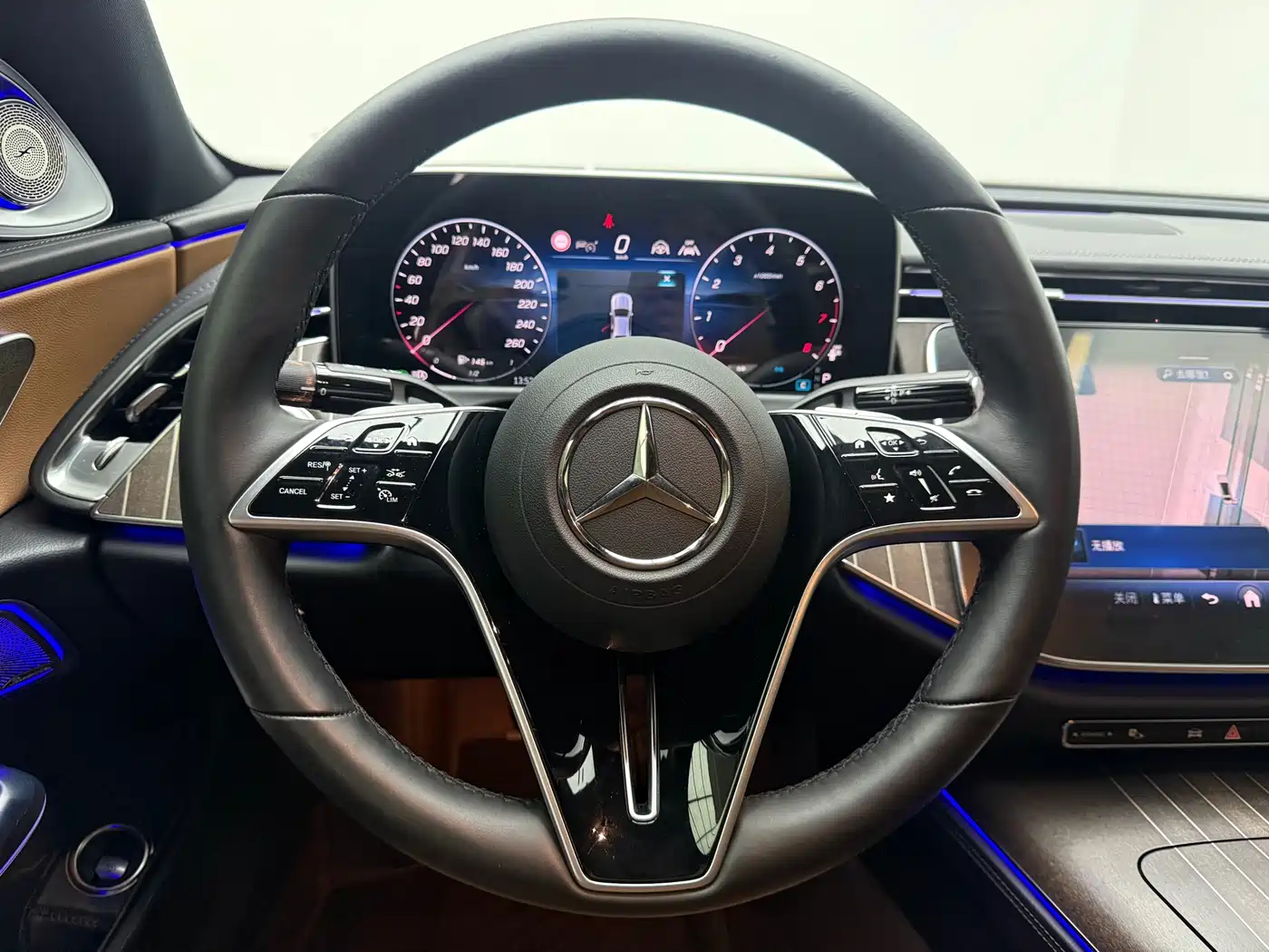 Mercedes-Benz E-Class 2025 E 300 L Fashion фото 9