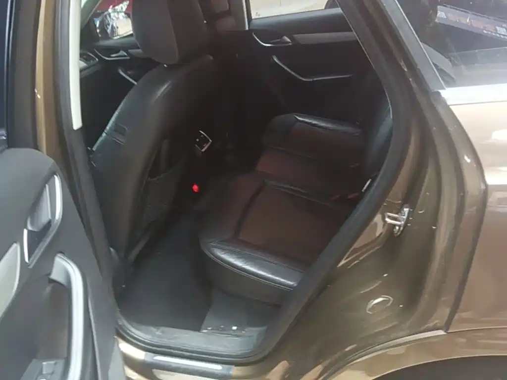 Фото 17 - Audi Q3