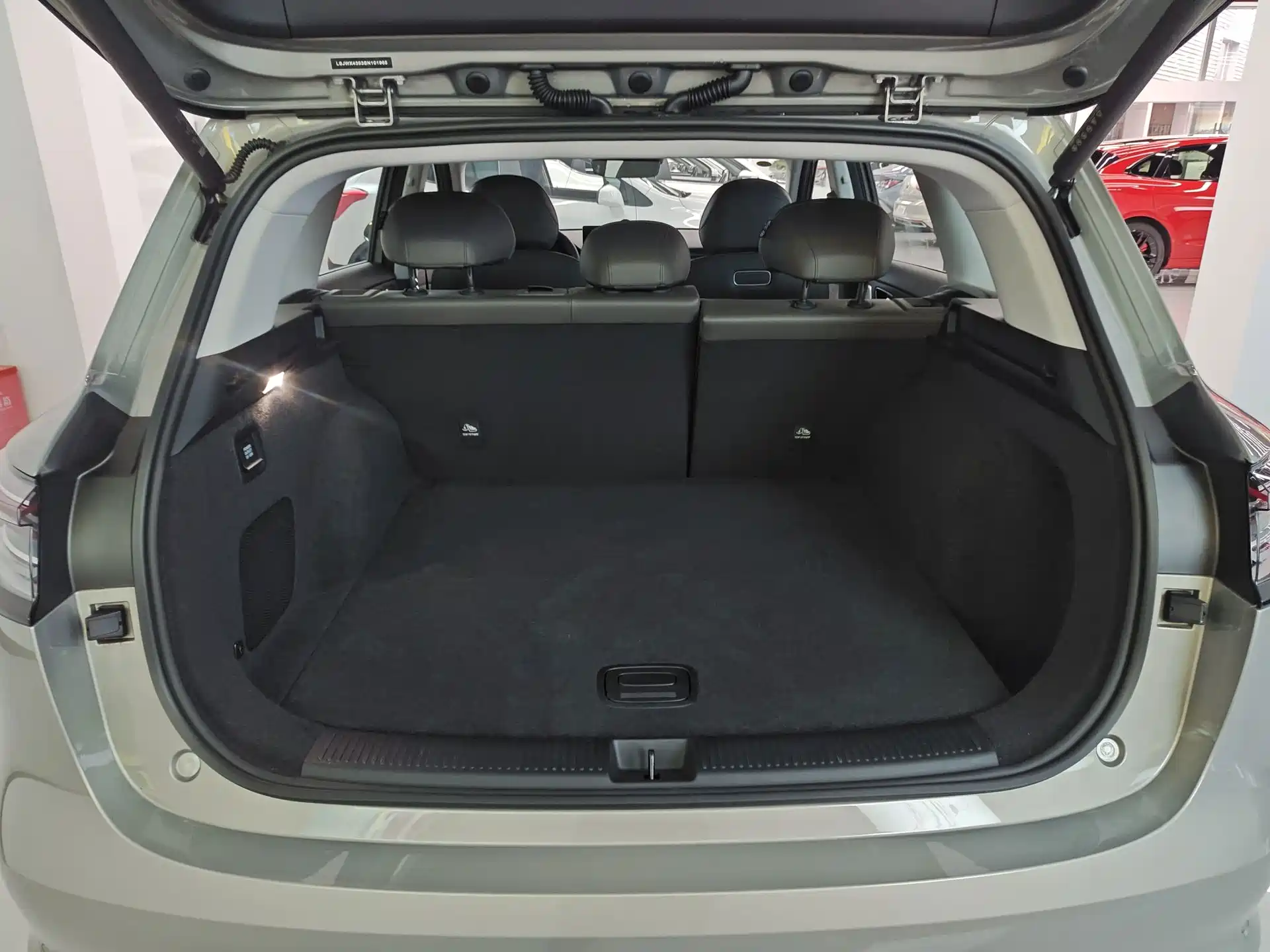 صورة 22 - Shangjie SUV