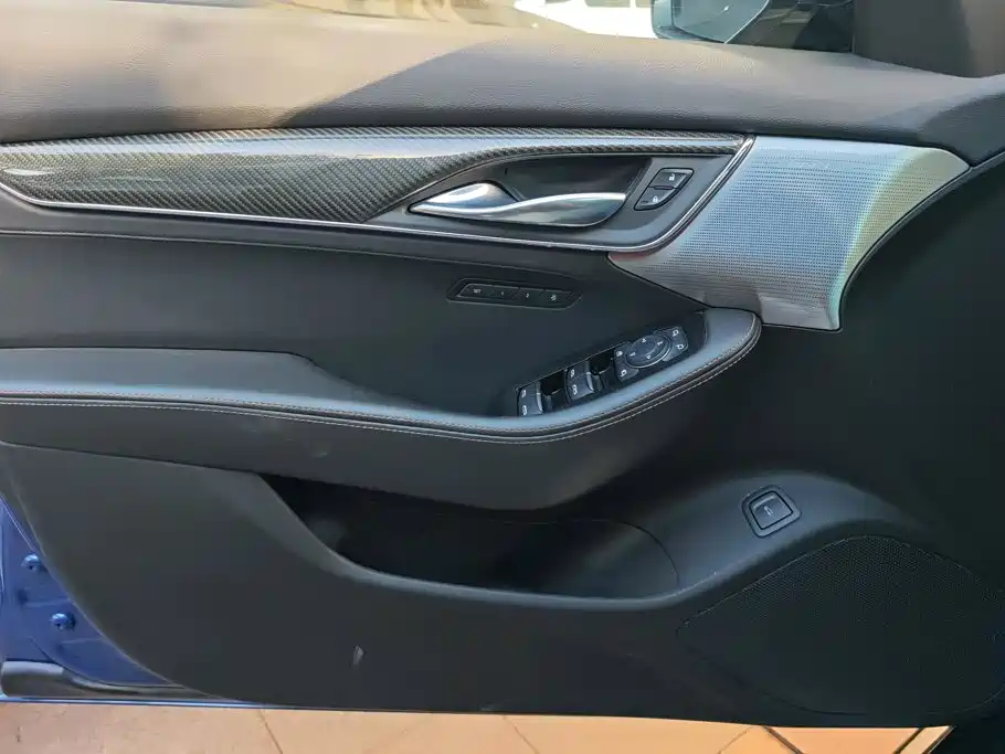 Фото 7 - Cadillac CT5