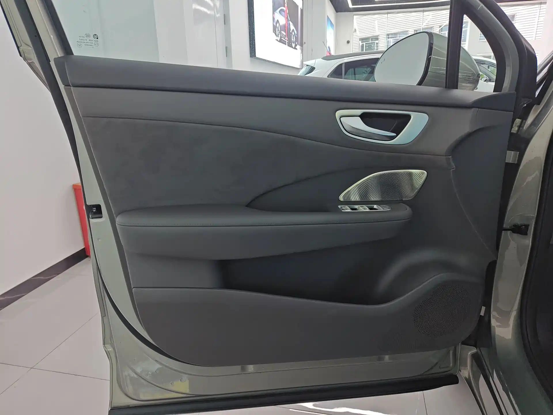 صورة 20 - Shangjie SUV