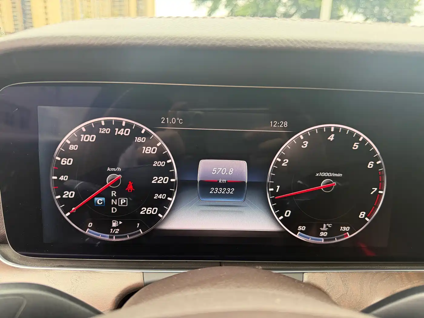 Фото 4 - Mercedes-Benz E-Class