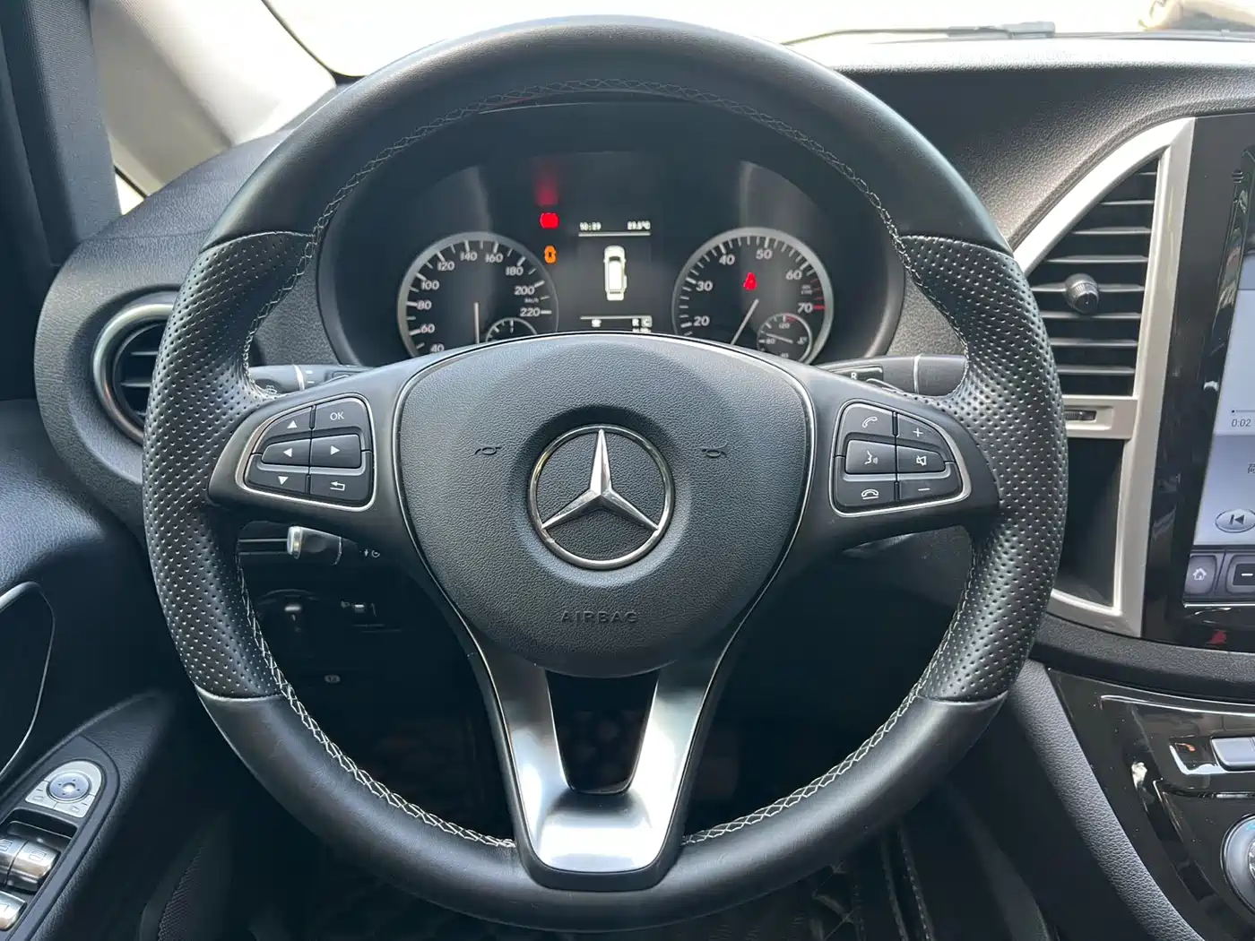 Mercedes-Benz Vito 2020 2.0T Business Edition (9-seater) фото 8