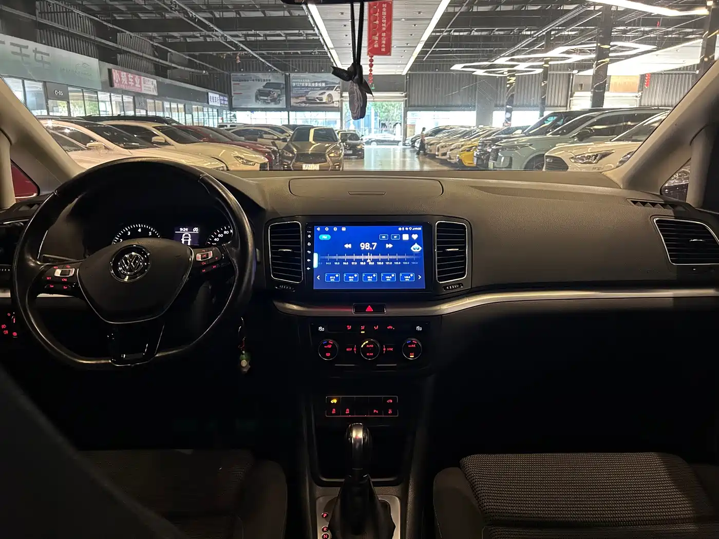 Volkswagen Sharan 2016 2016 380TSI Comfort 7-seater