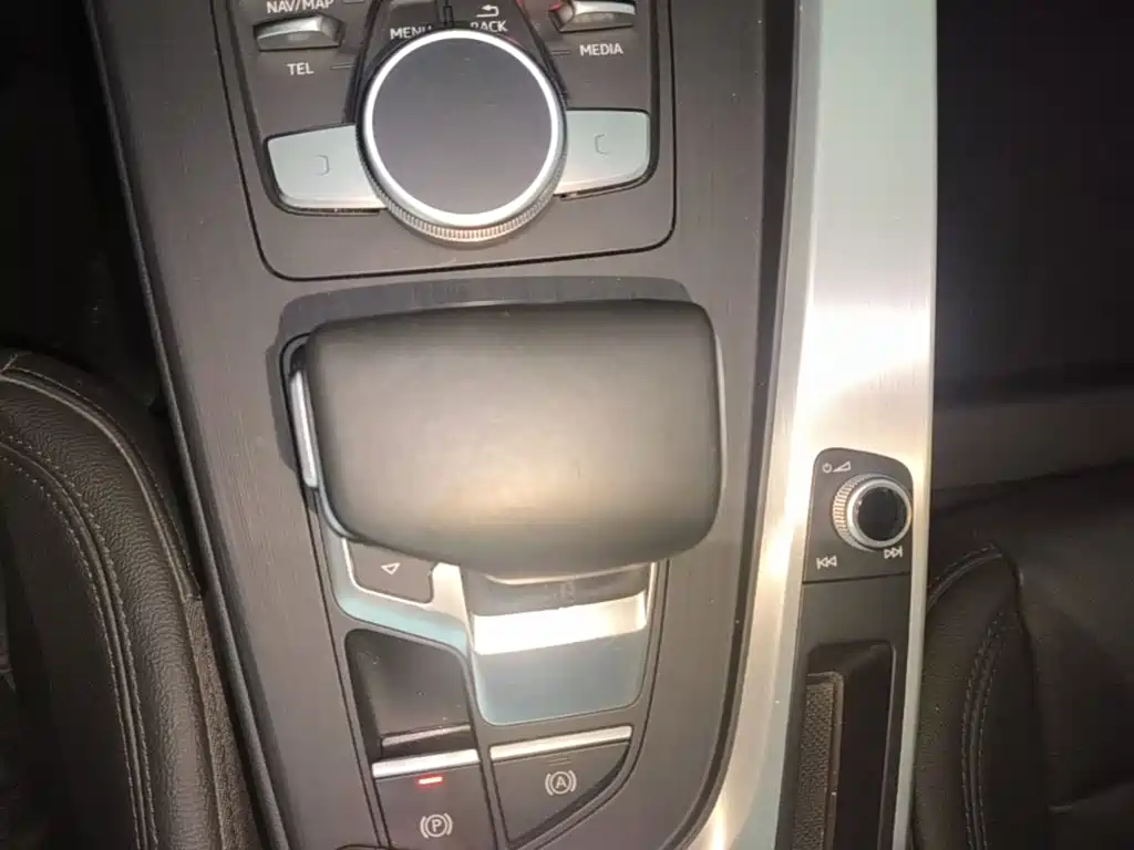 Photo 14 - Audi A4L