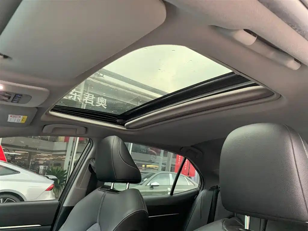 Toyota Camry 2021 2.0S Sporty Edition фото 18