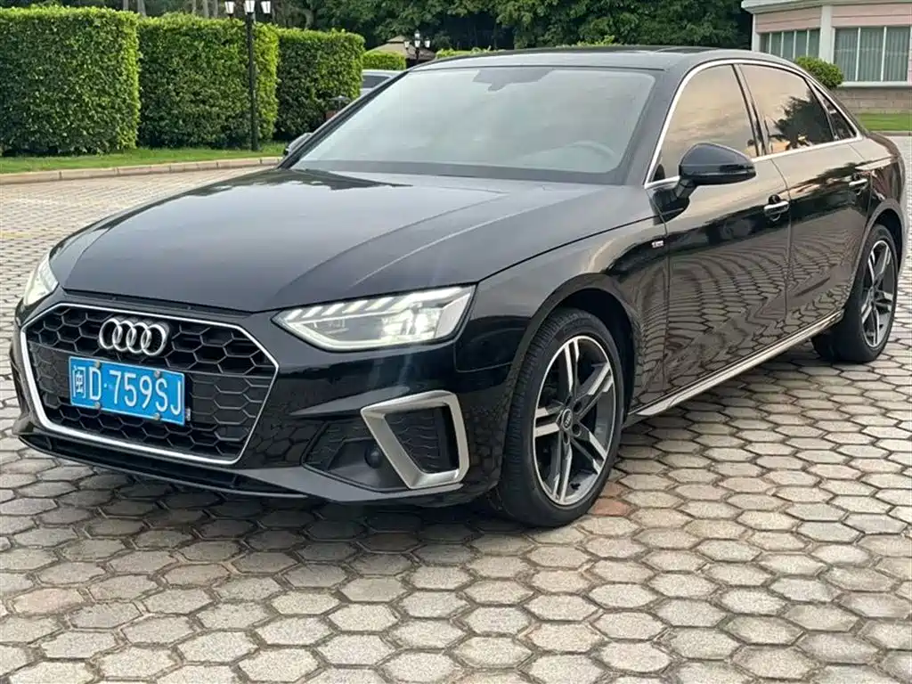 Audi A4L 2022 40 TFSI Luxury Elegance