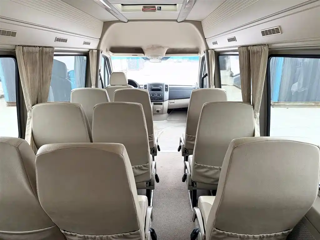 Mercedes-Benz Sprinter 2012 Model 2.1T Premium Tour Long Wheelbase фото 7