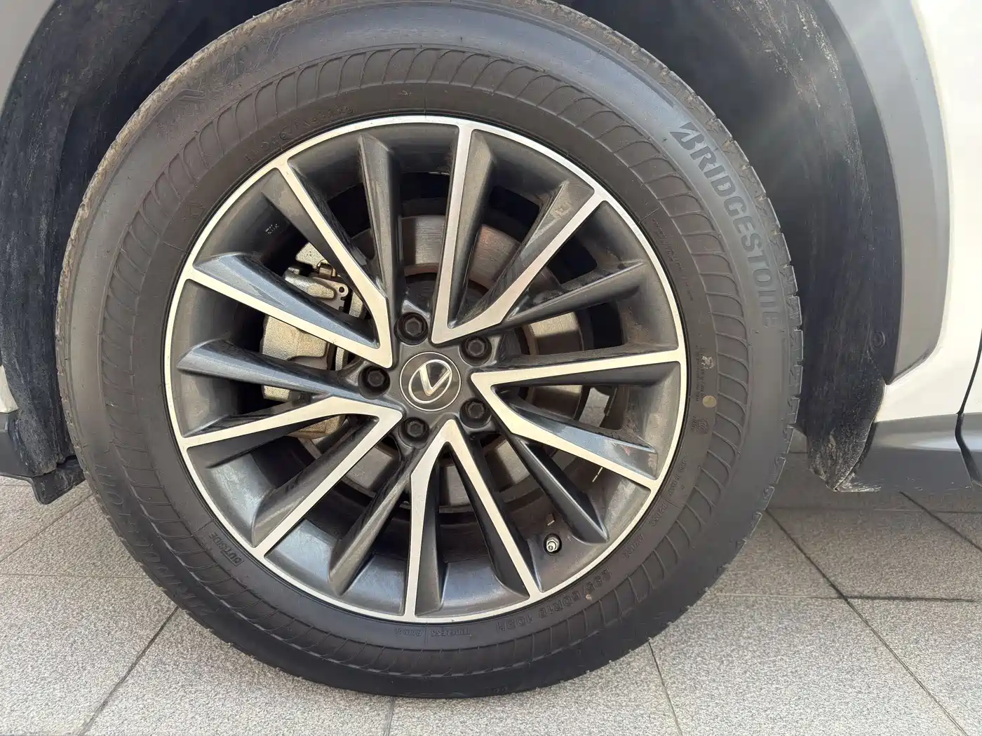 Lexus NX 2022 260 FWD Joy Creation Edition фото 5