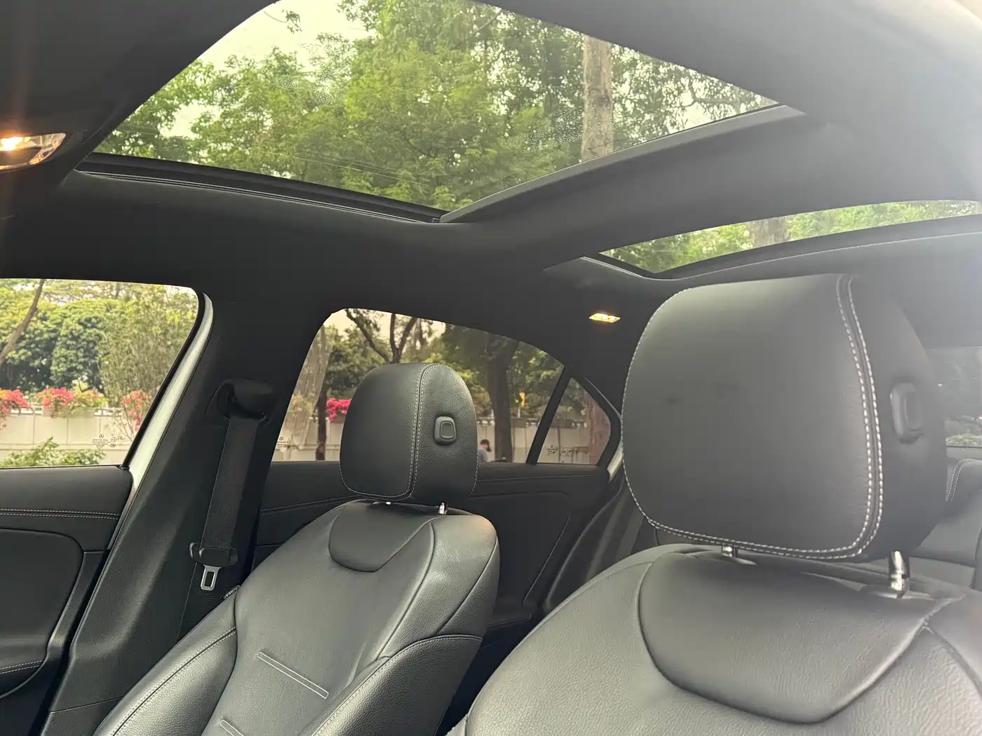 Mercedes-Benz A-Class AMG 2024 AMG A 35 L 4MATIC фото 12