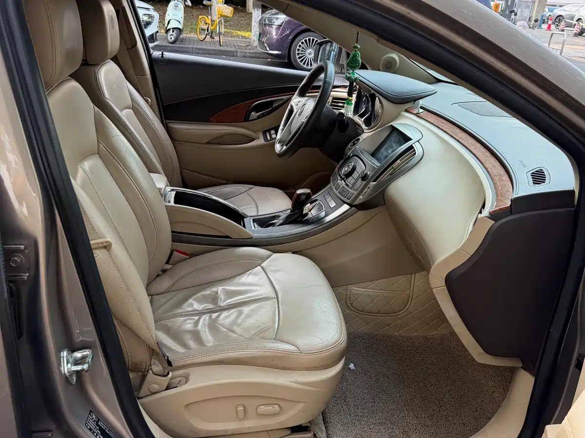 Buick LaCrosse 2012 2.4L SIDI Elegance Edition фото 8