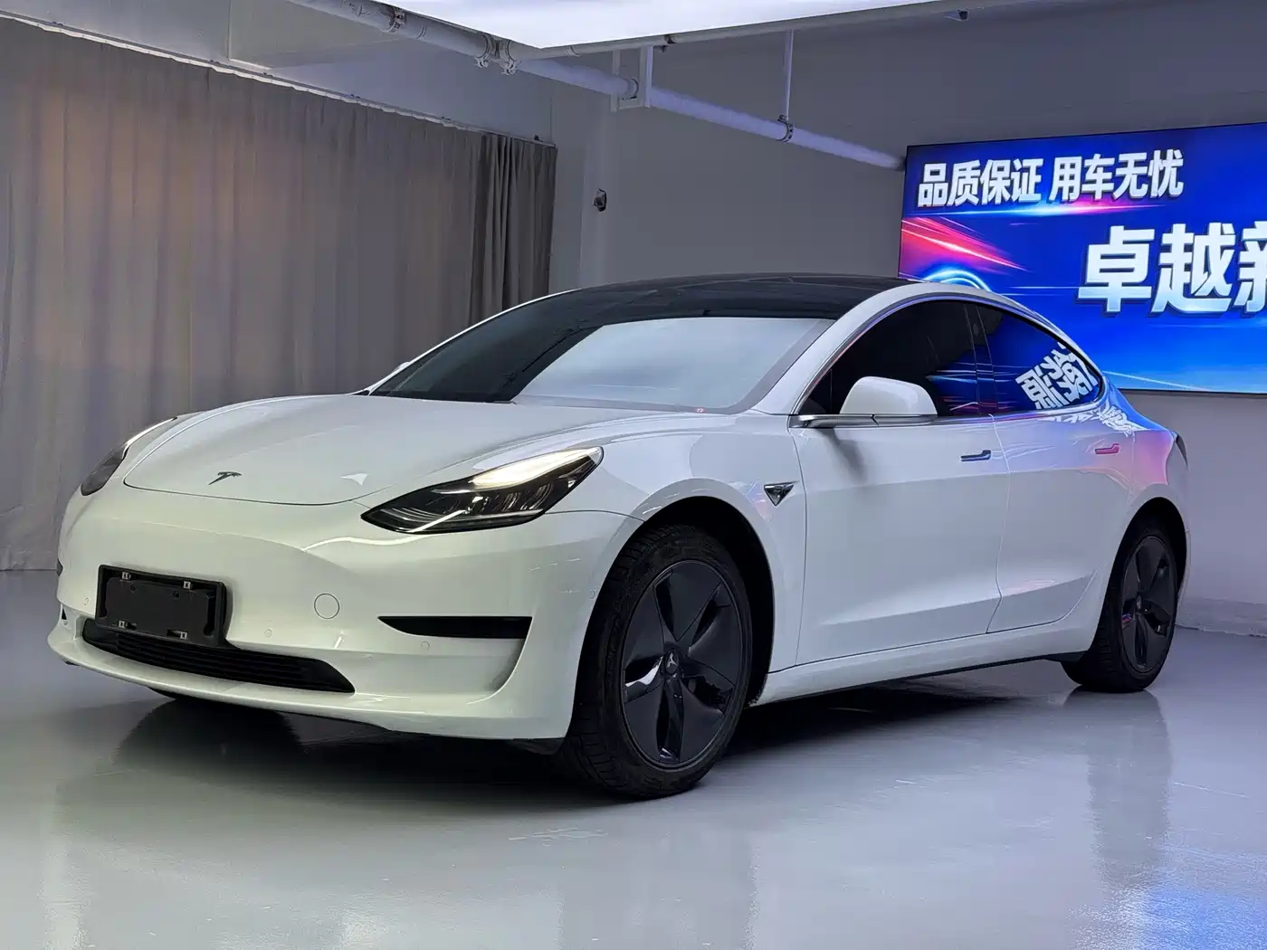 Tesla Model 3 (Import) 2019 2019 Standard Range RWD Upgraded Edition