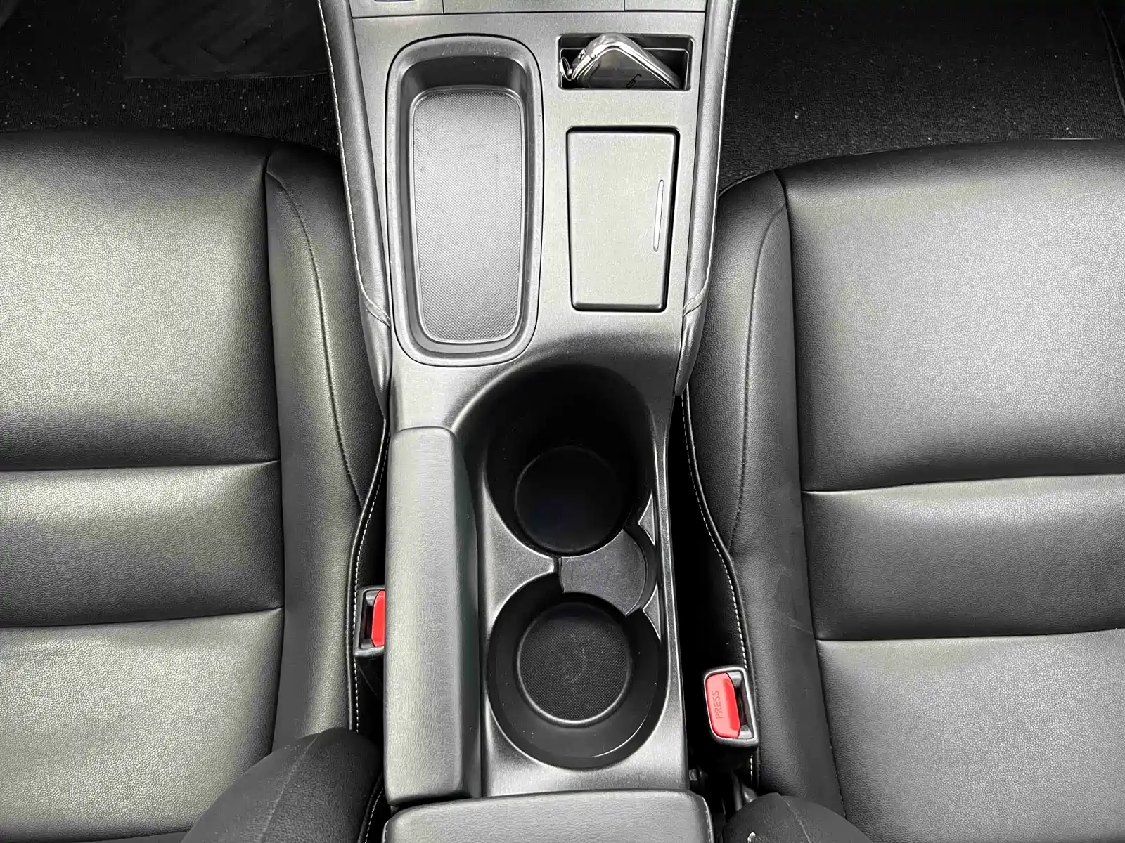 Фото 19 - Lexus CT