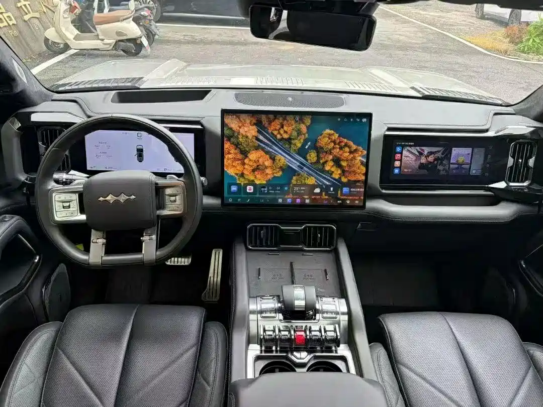 Fang Cheng Bao Leopard 8 2025 2025 Zhiyong Flagship 7-Seater
