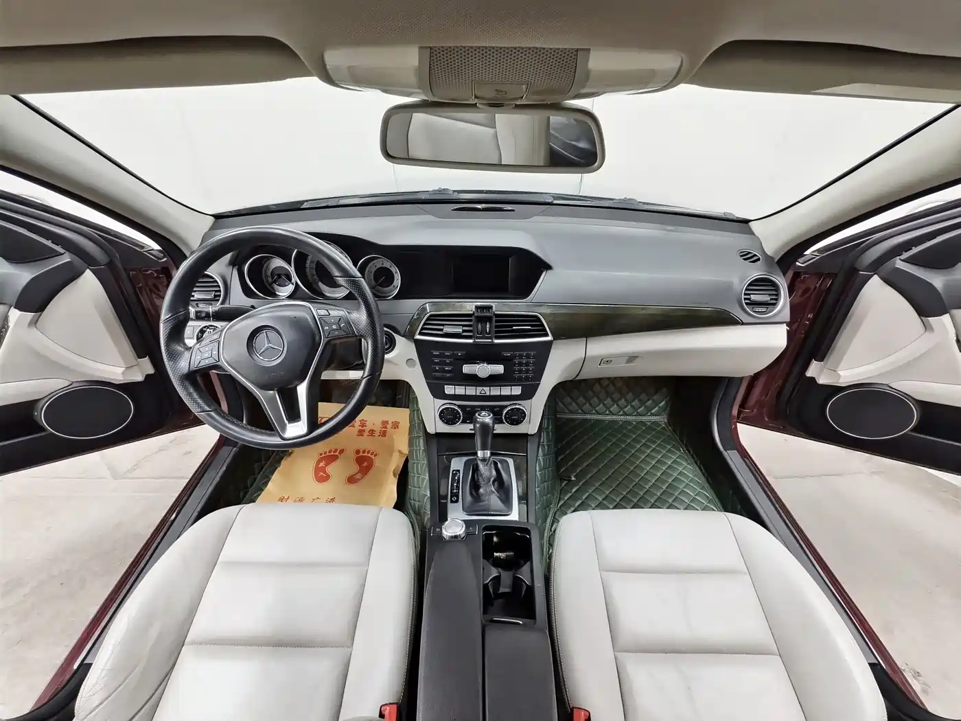 Mercedes-Benz C-Class 2013 C 260 CGI Fashion Edition фото 9