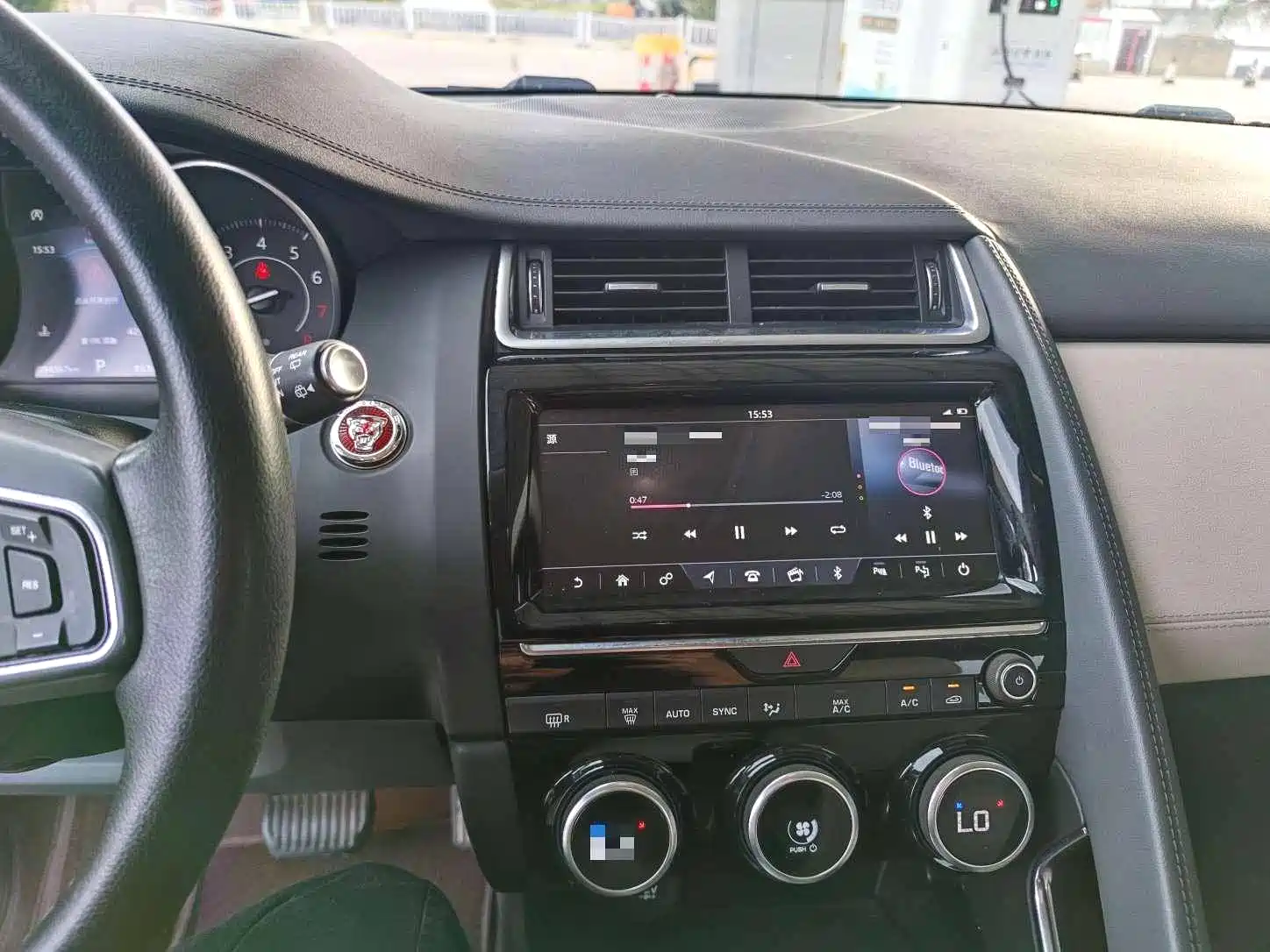 Фото 16 - Jaguar E-PACE