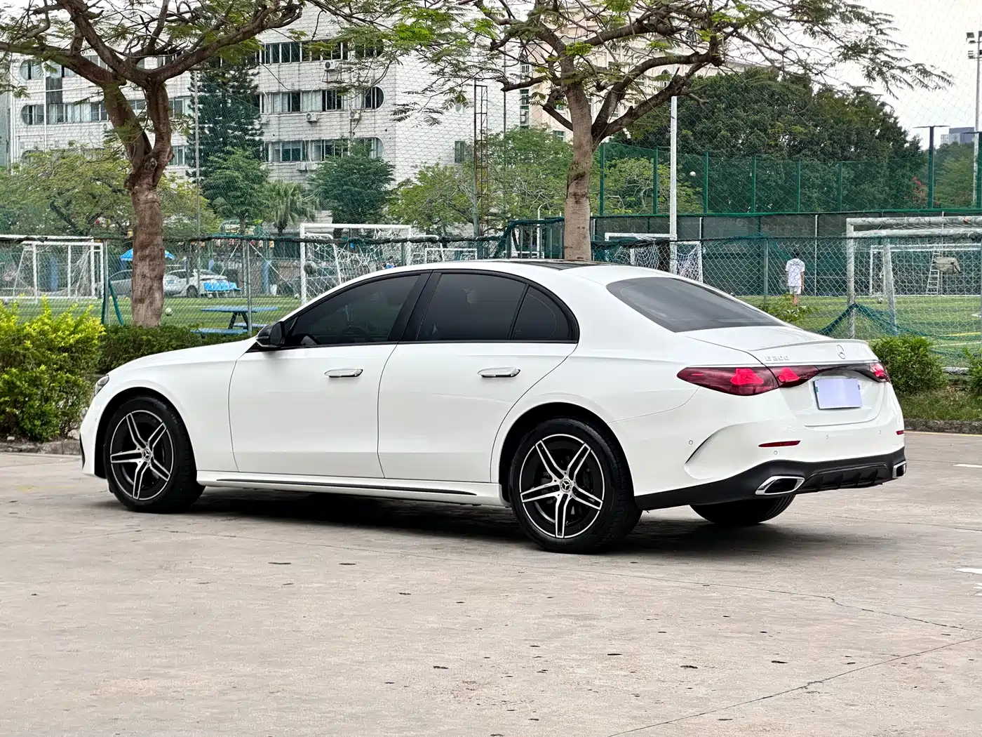 MERCEDES-BENZ E-CLASS (IMPORTED)