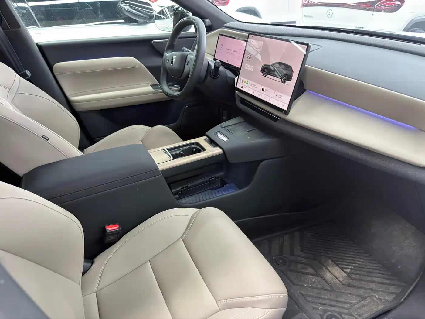Volvo XC70 Plug-in Hybrid 2026 2025 Standard