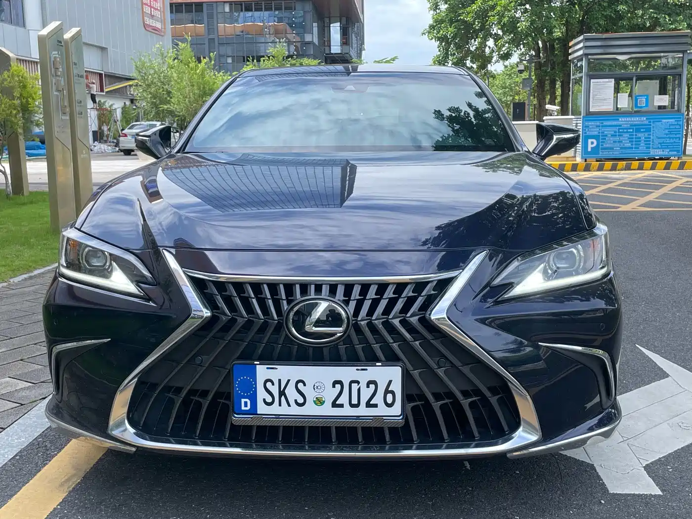 Фото 2 - Lexus ES