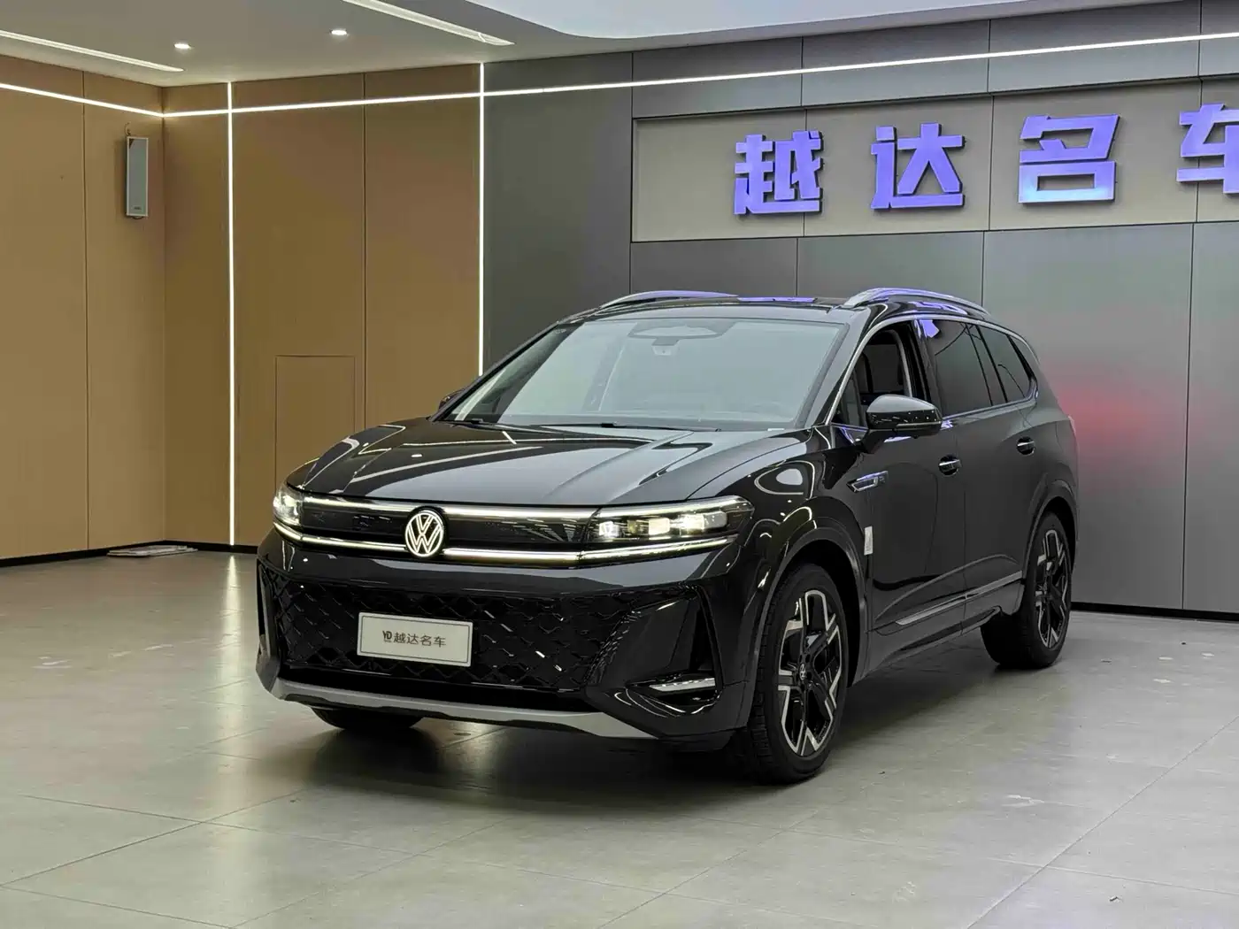 Volkswagen Talagon 2025 450TSI R-Line 6-Seater фото 4