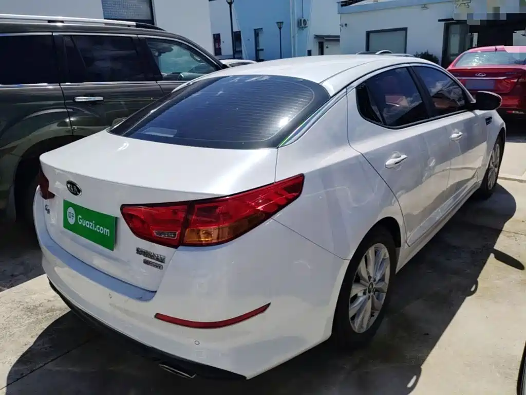 Photo 7 - Kia K5