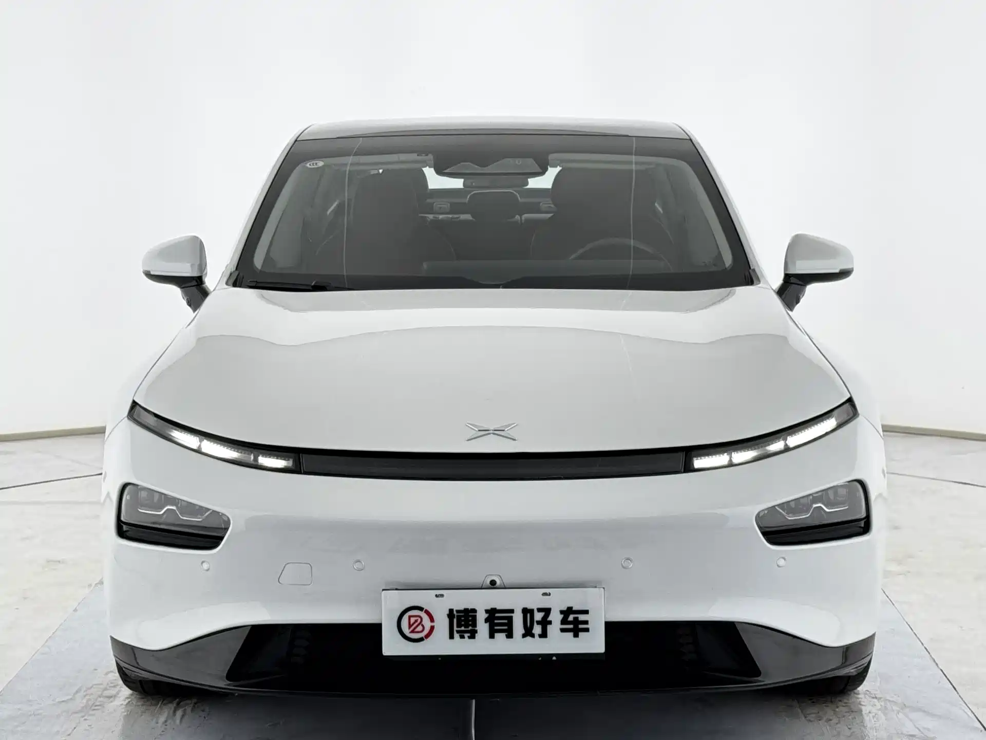 Photo 2 - XPeng P7