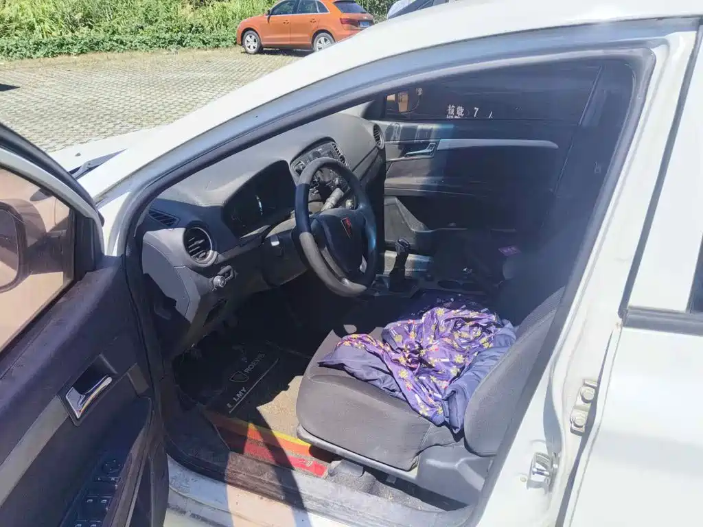 Roewe 350 2016 2015 Model 1.5L Manual Luxury Sunroof Edition