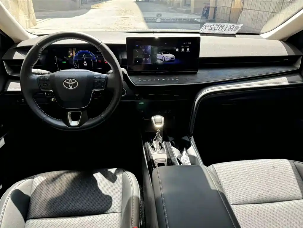 Toyota Camry 2024 2.0GVP Luxury Edition фото 14