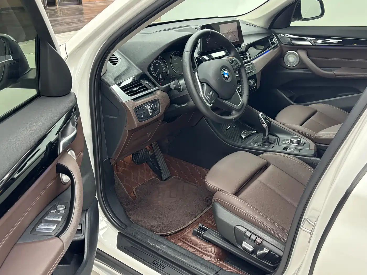 BMW X1 2022 sDrive20Li Fashion фото 7