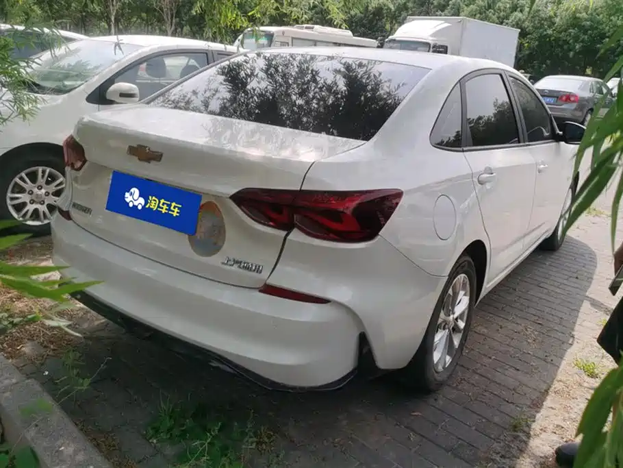 CHEVROLET CRUZE