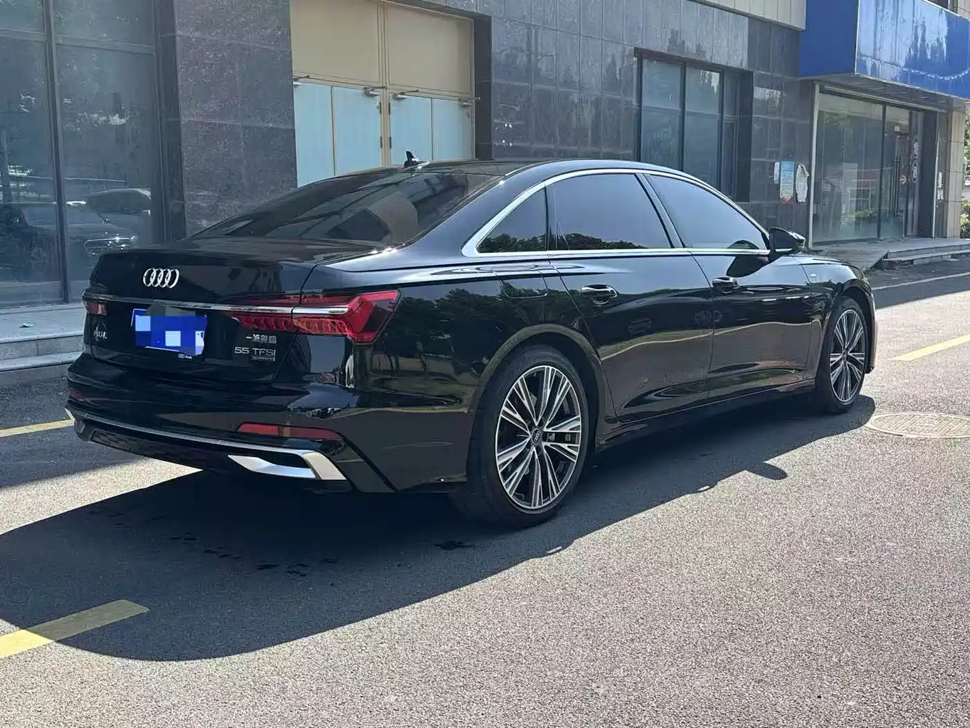Фото 4 - Audi A6L